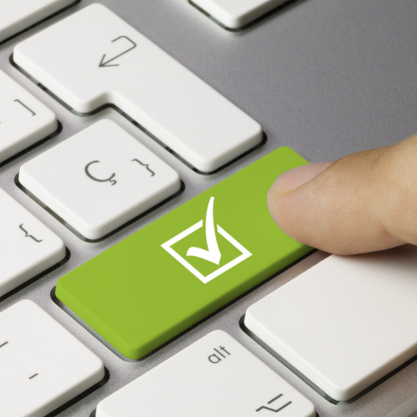 Tastatur mit grünem Symbol (Foto: Momius_Fotolia.com)