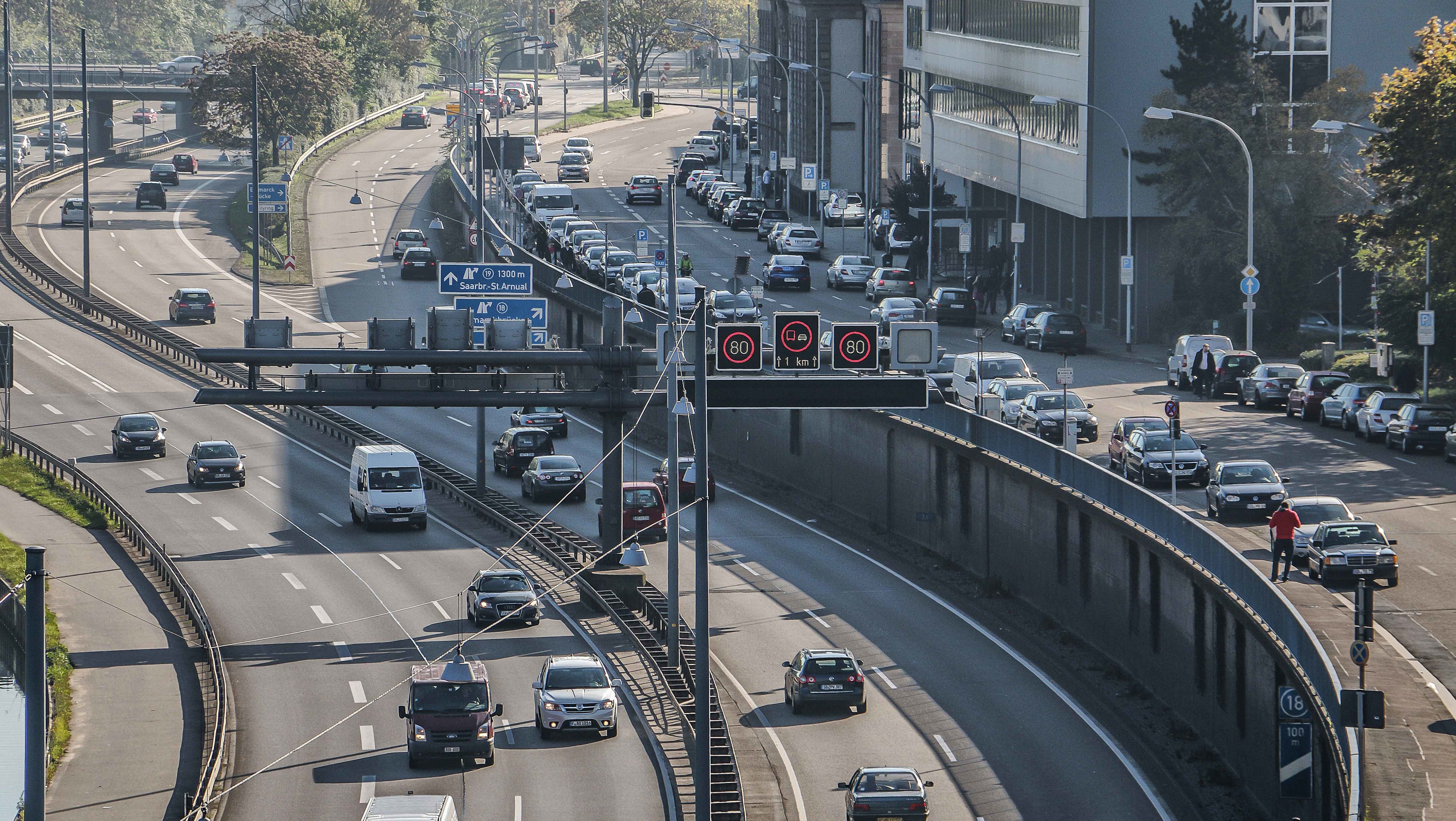 Autobahnabfahrt  (Foto: Marisa Villareale) 