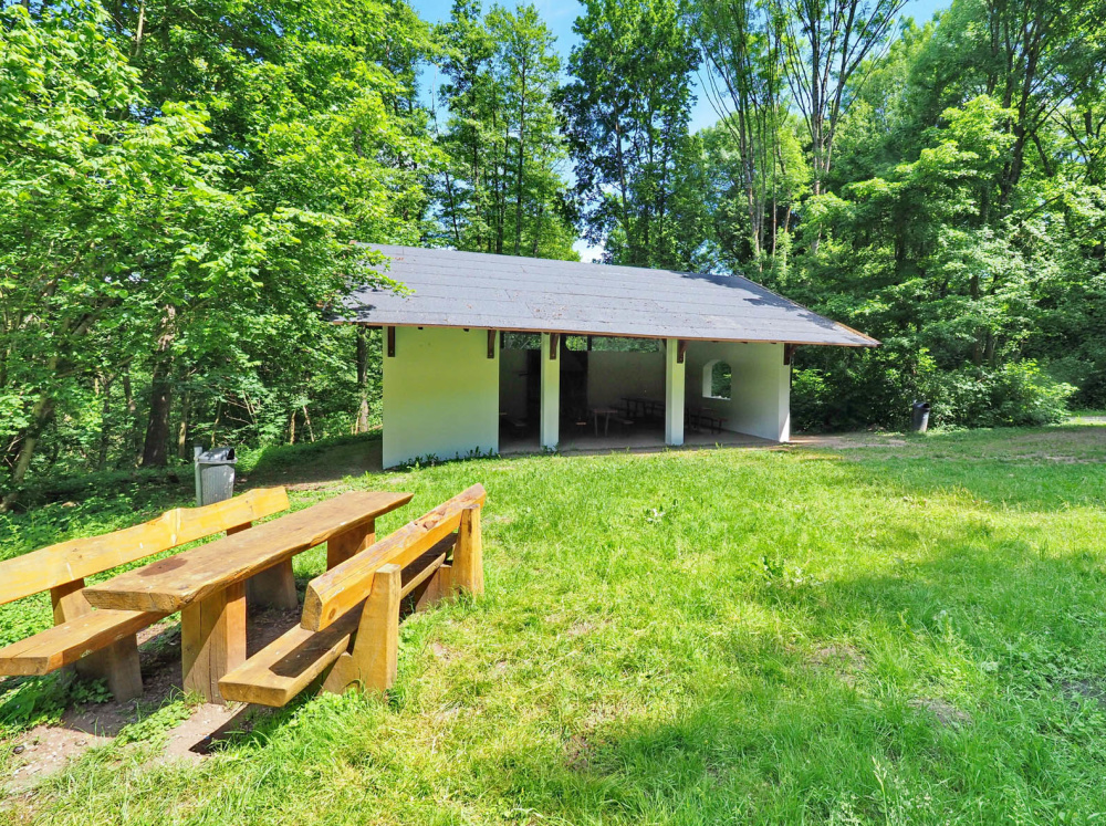 Grillhütte in der Grumbachhohl (Foto: Ralf Blechschmidt) Grillhütte in der Grumbachhohl (Foto: Ralf Blechschmidt)