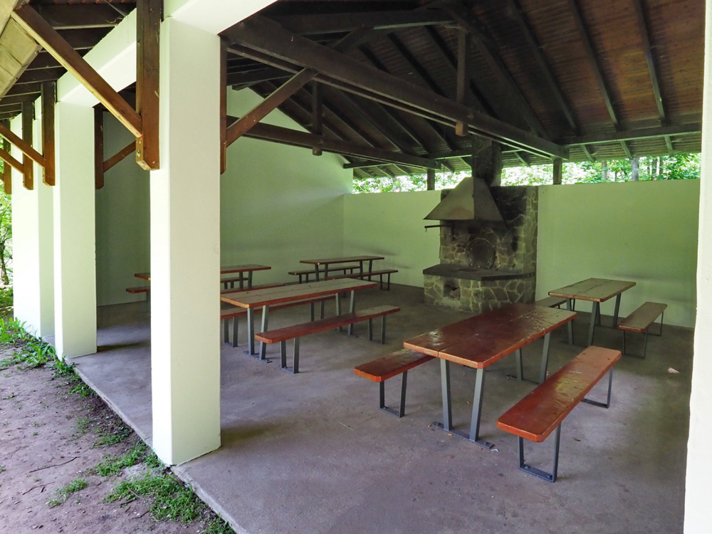 Grillhütte in der Grumbachhohl (Foto: Ralf Blechschmidt) Grillhütte in der Grumbachhohl (Foto: Ralf Blechschmidt)
