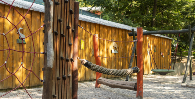 Aire de jeux pour enfants au parc à gibier