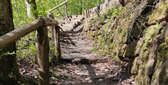 Stairs down to the Römerbrünnchen Saarbrücken