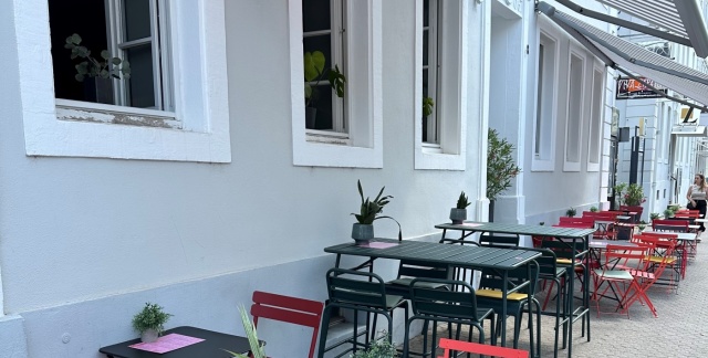 Außenbestuhlung der Pizzeria Gotti an der Mainzer Straße Außenbestuhlung der Pizzeria Gotti an der Mainzer Straße