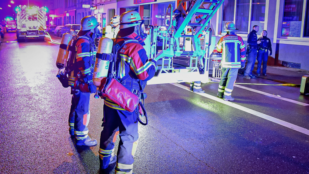 Freiwillige Feuerwehr im Einsatz  Freiwillige Feuerwehr im Einsatz