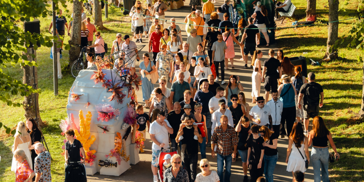 Saar-Spektakel 2025 Straße mit vielen Menschen
